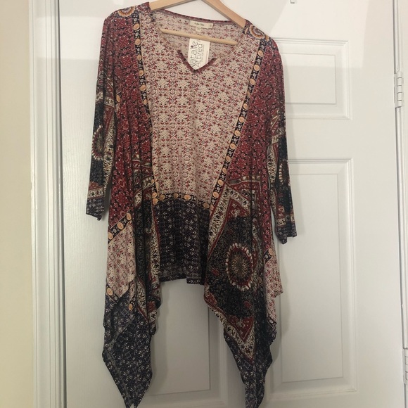 Tops - Shark bite tunic top